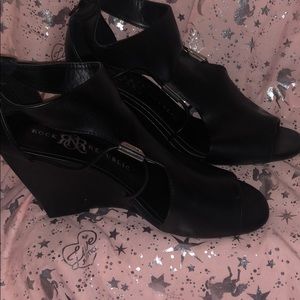 Black Wedges